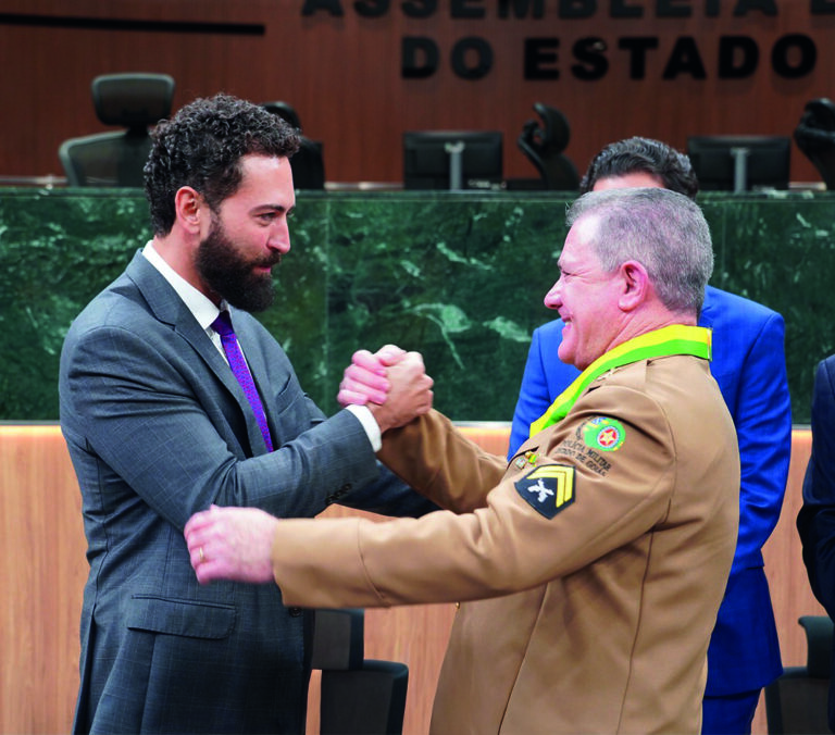 Cabo Moraes é homenageado em sessão solene na ALEGO