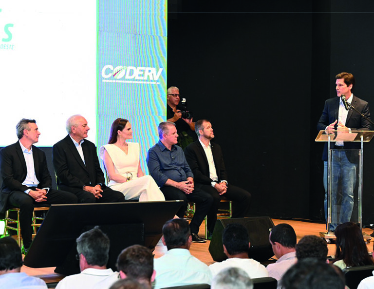 VEREADORES PRESTIGIAM O LANÇAMENTO DO CONSELHO REGIONAL VALE DO SUDOESTE “CODEVAS”