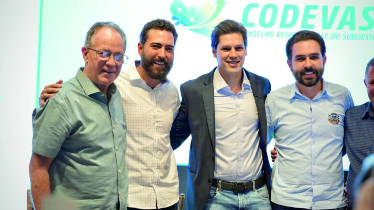 Lucas do Vale destaca união regional e defende fortalecimento do Sudoeste goiano durante lançamento do Codevas