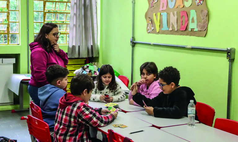 Senado aprova projeto que cria política para estudantes superdotados
