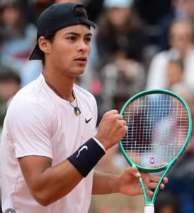 Guto Miguel se torna 1º brasileiro campeão juvenil em Roland Garros