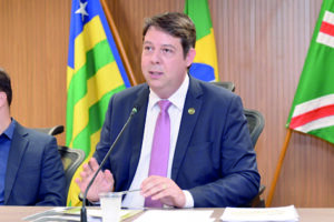 Karlos Cabral comanda sessão solene da Alego em Rio Verde com entrega da Medalha Chica Machado e Certificados de Mérito Legislativo