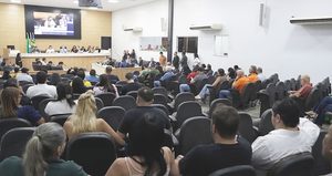 Câmara acata denúncia contra ex-presidente e constitui Comissão Processante
